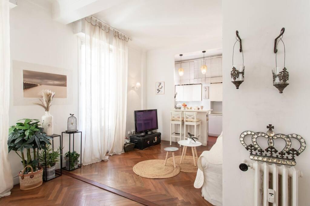 #41 & Charming 1 Bdr Flat 10mins Walk To *